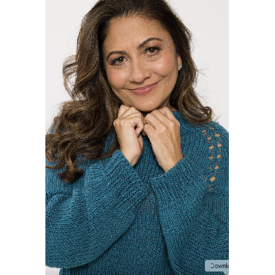 <p>Criar um casaco ou uma blusa de tricô para o inverno é uma maneira de unir conforto, criatividade e expressão pessoal. Descubra como o fazer manual transforma uma peça de roupa em uma experiência com tempo, história e afeto.</p>