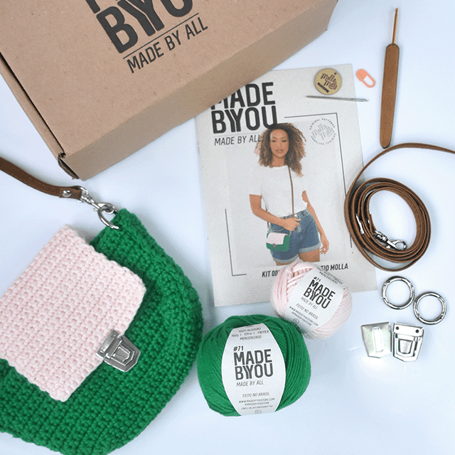 Kit de ganchillo mini bolso Kuutio de Molla Mills