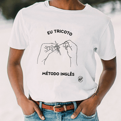 Camiseta 100% Algodão Eu Tricoto Método Inglês por Cris Bertoluci