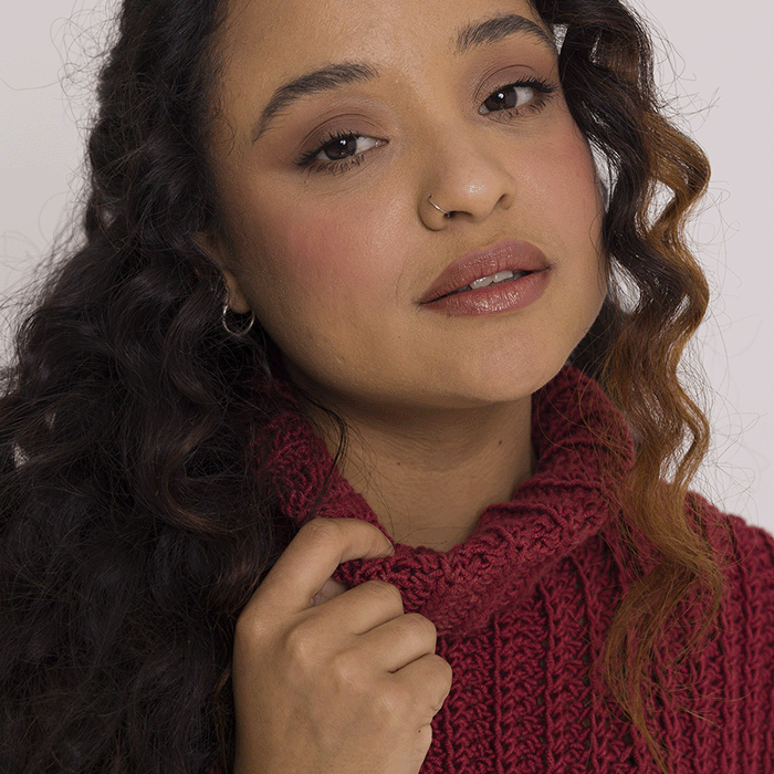 Kit de Crochet Chaleco Cuello Alto Por Marina Bauler