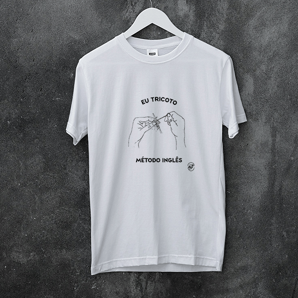 100% Cotton T-shirt "I Knit English Method" by Cris Bertoluci