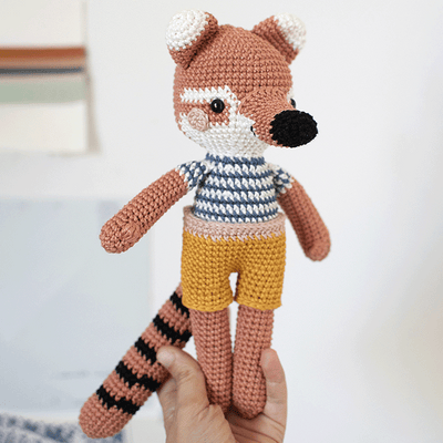 Kit Amigurumi Marcos Quati por Pica Pau