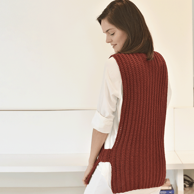 Kit de Crochet Chaleco Cuello Alto Por Marina Bauler