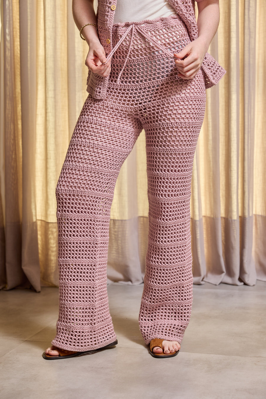 Kit de Crochê Calça Por Carol Weiss Fluir